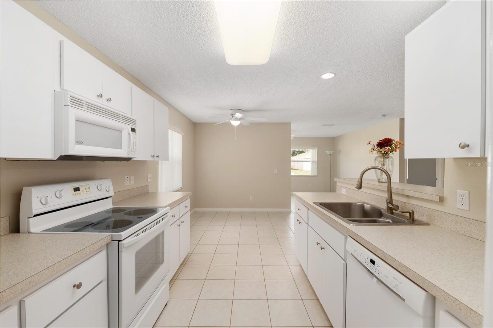 ON TOP OF THE WORLD - Residential