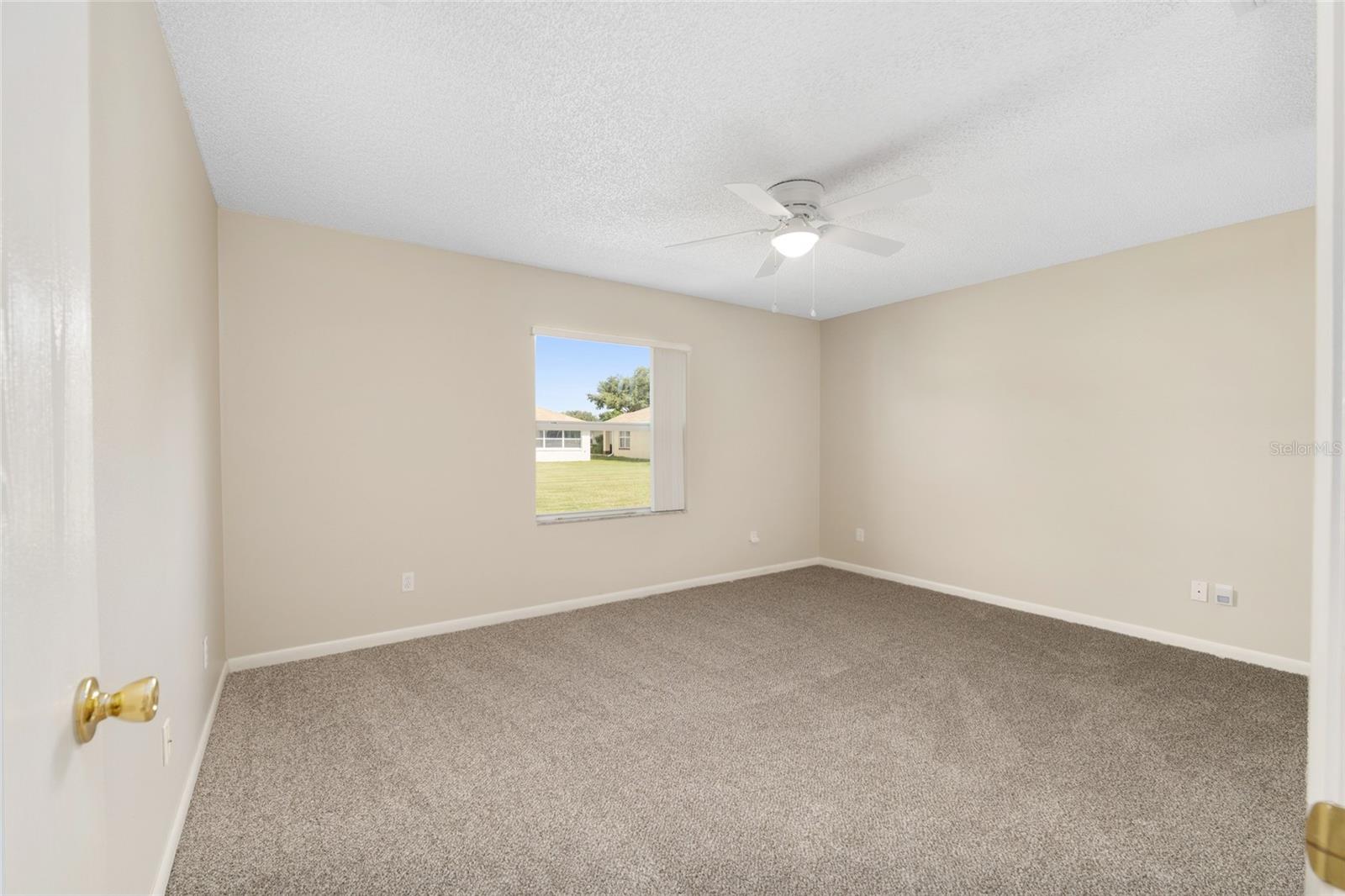 ON TOP OF THE WORLD - Residential