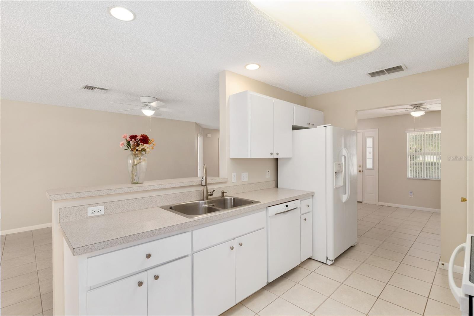 ON TOP OF THE WORLD - Residential