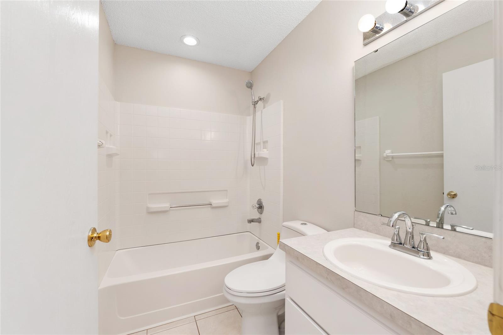 ON TOP OF THE WORLD - Residential