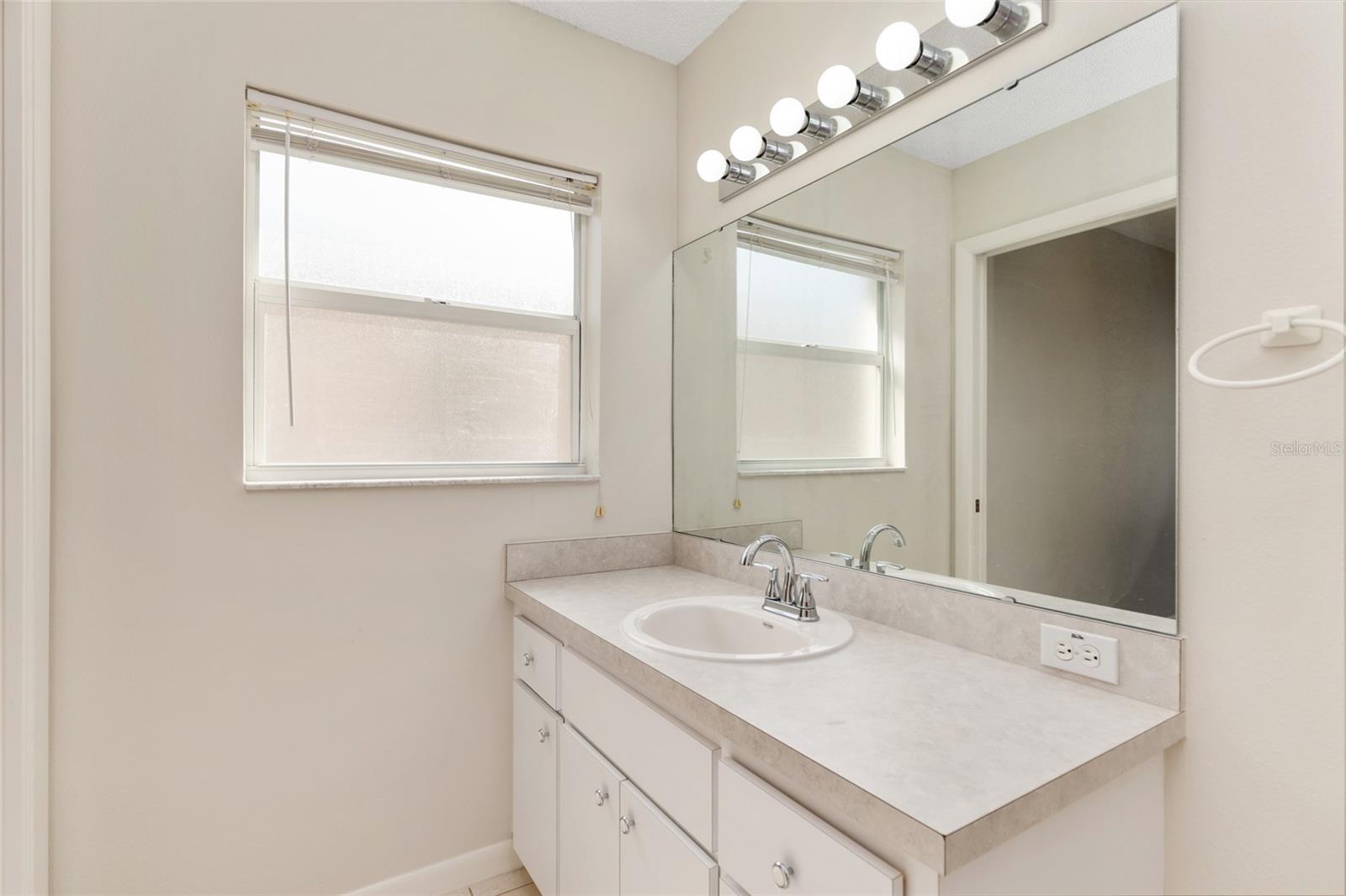 ON TOP OF THE WORLD - Residential