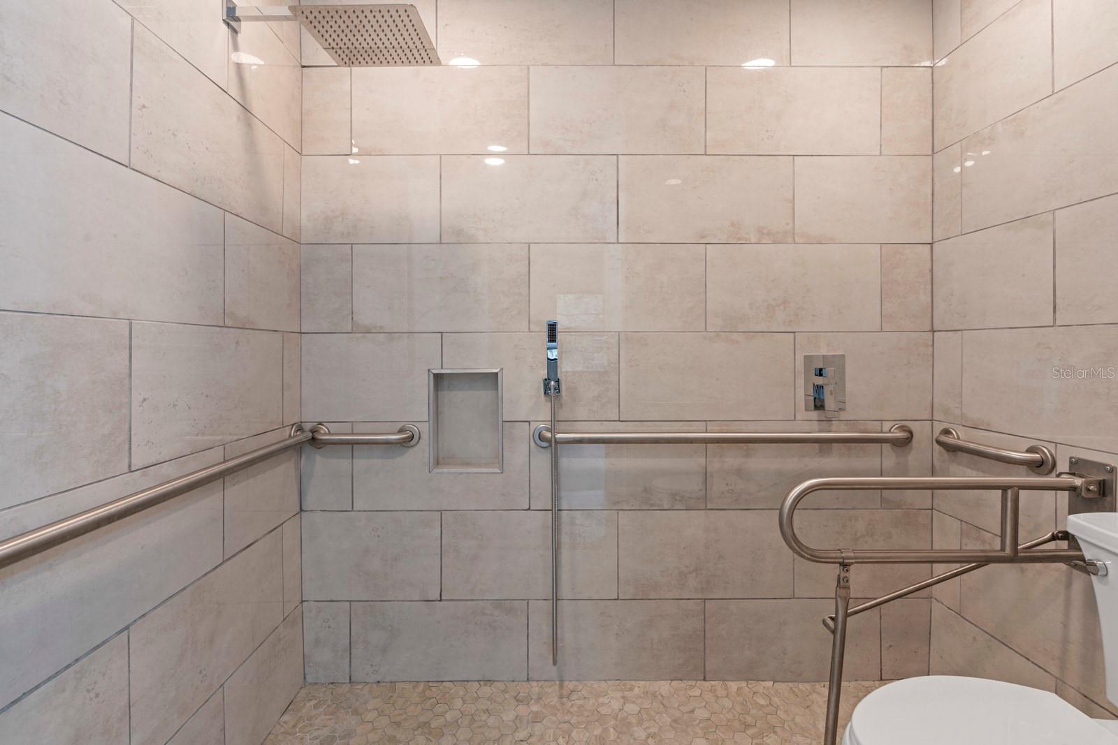 HIGHGATE IV CONDO - Residential