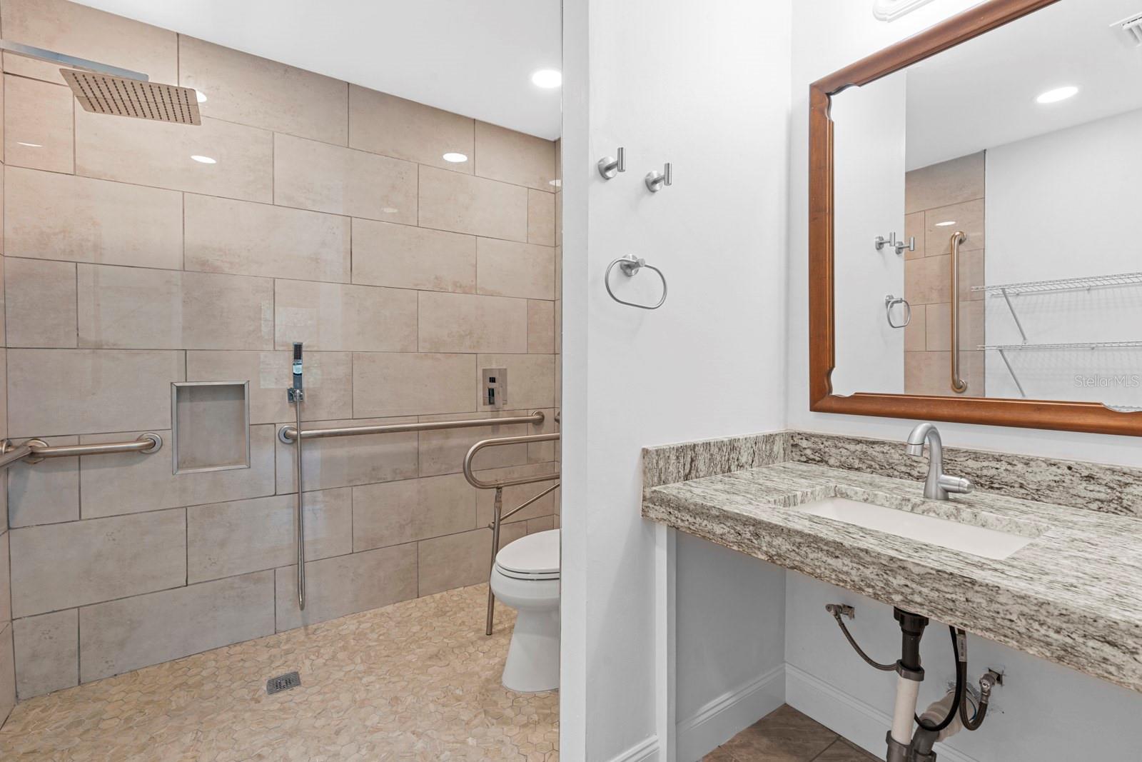 HIGHGATE IV CONDO - Residential