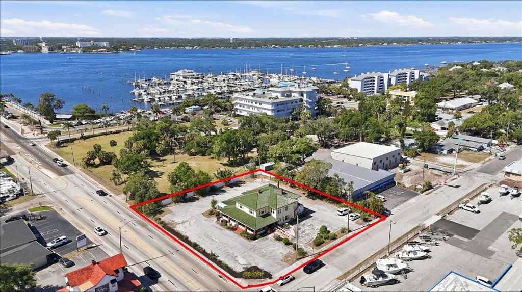 Photo of 337 Us-41 Bus., Palmetto, FL 34221 (MLS # A4689797)