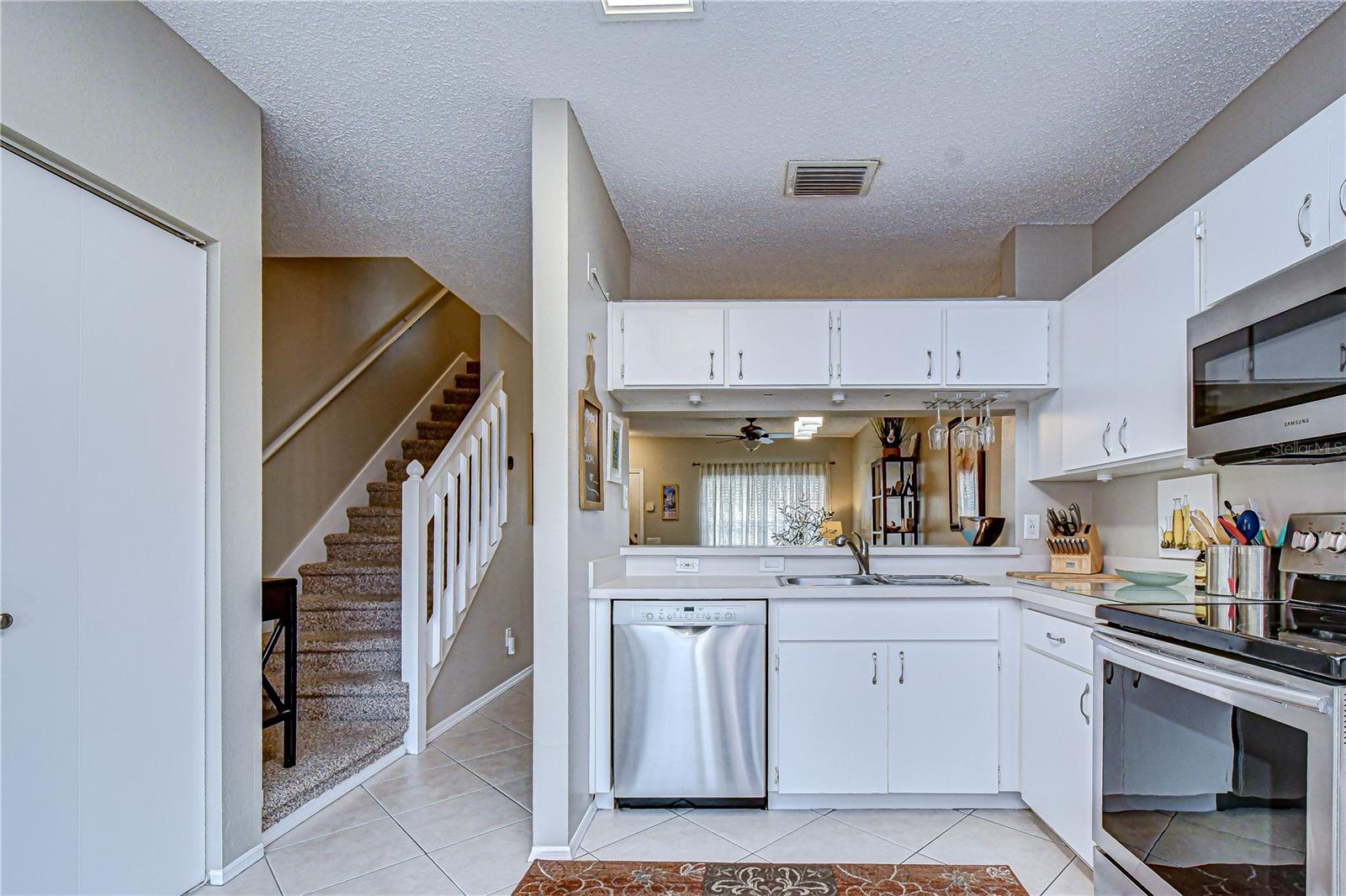 BAYSIDE KEY PH II - Residential