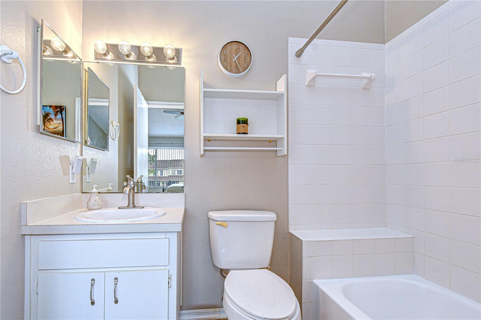 BAYSIDE KEY PH II - Residential