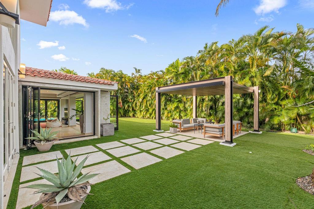 DORADO BEACH EAST - Residential