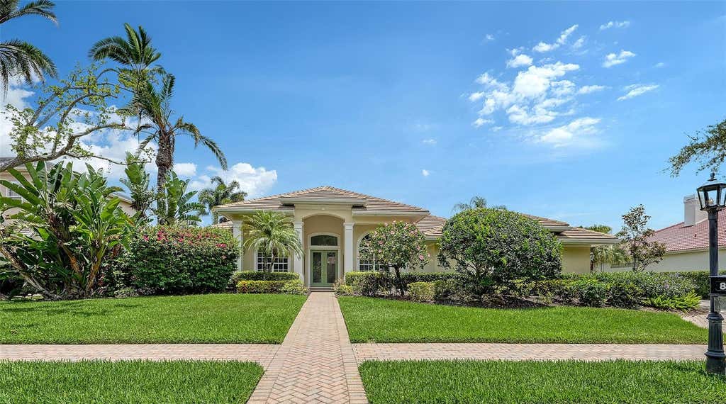 Photo of 8923 Bloomfield Boulevard, Sarasota, FL 34238 (MLS # A4700121)