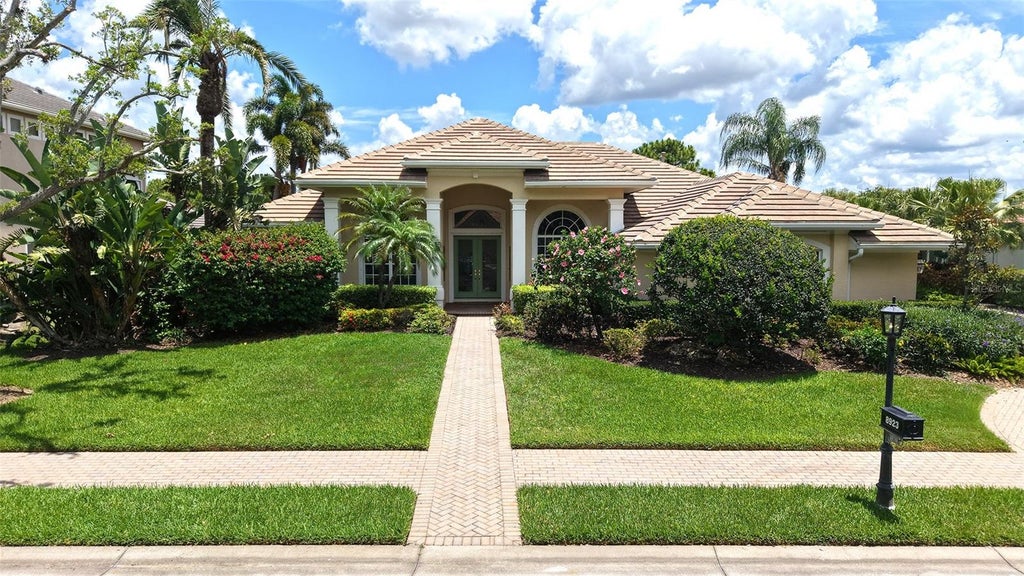 Photo of 8923 Bloomfield Boulevard, Sarasota, FL 34238 (MLS # A4700121)