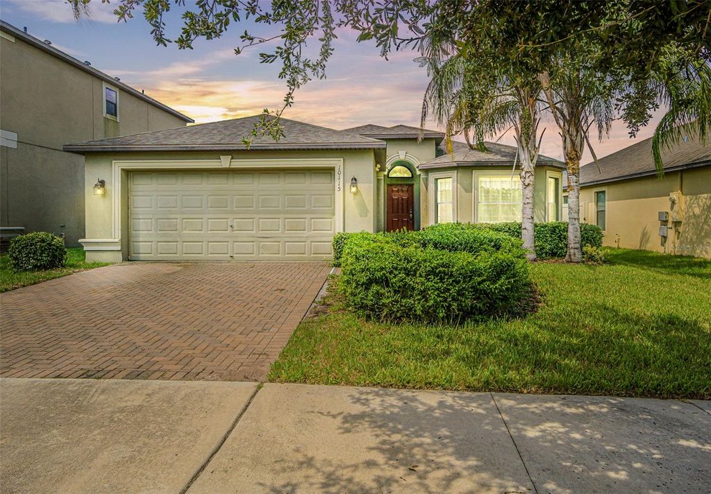 Photo of 10115 Count Fleet Dr, Ruskin, FL 33573 (MLS # TB8417075)