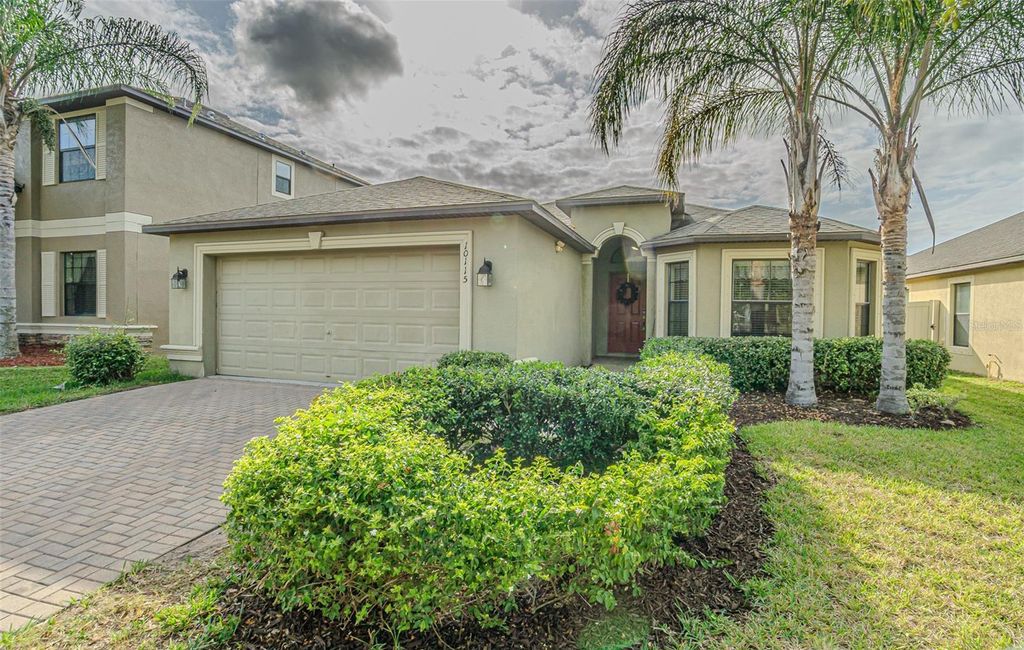 Photo of 10115 Count Fleet Dr, Ruskin, FL 33573 (MLS # TB8417075)