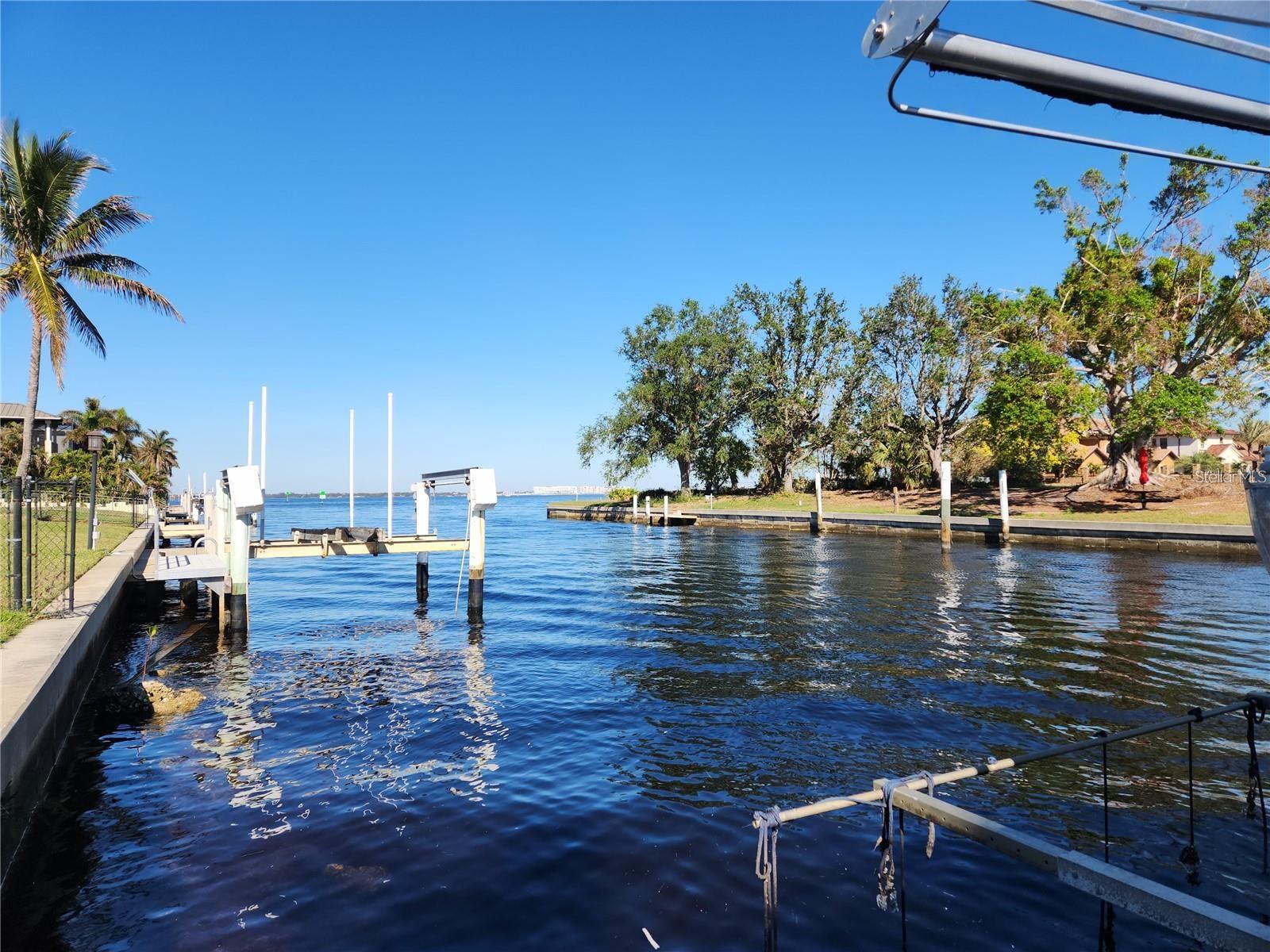 PUNTA GORDA ISLES SEC 04 - Land