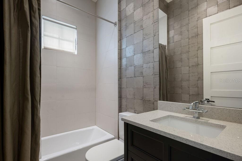 KEENES POINTE - Residential