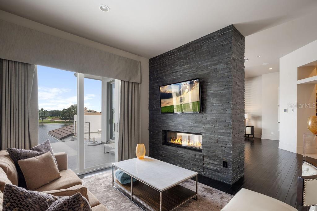 KEENES POINTE - Residential
