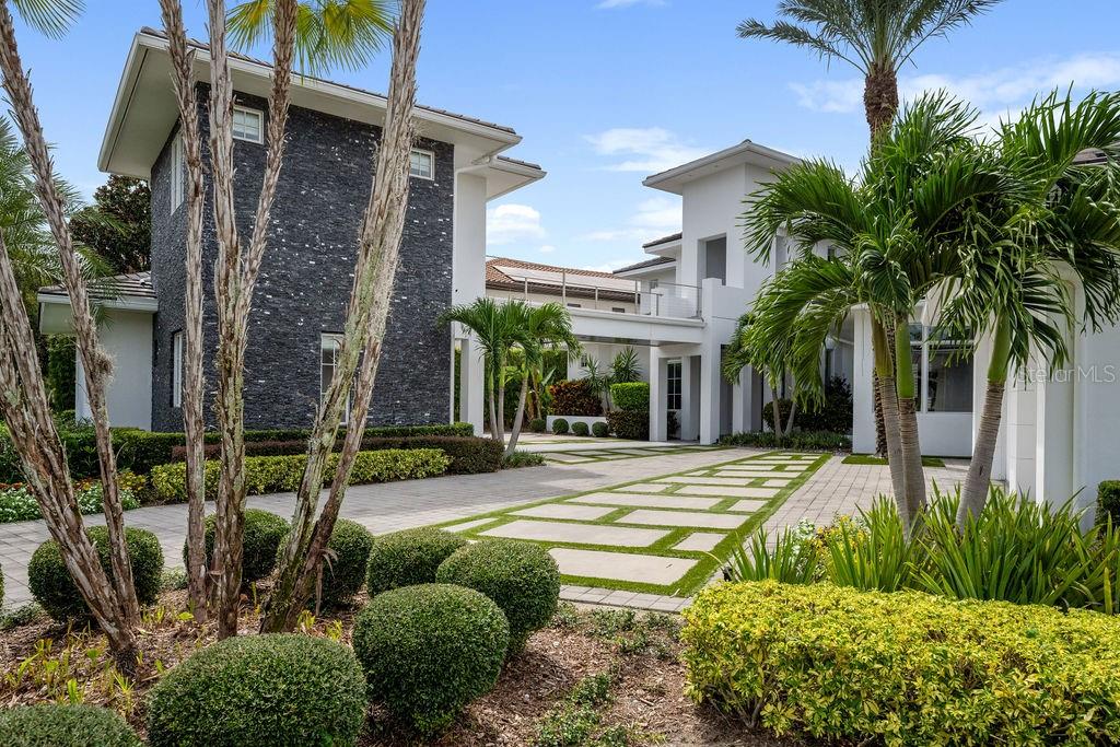 9721 CARILLON PARK DRIVE