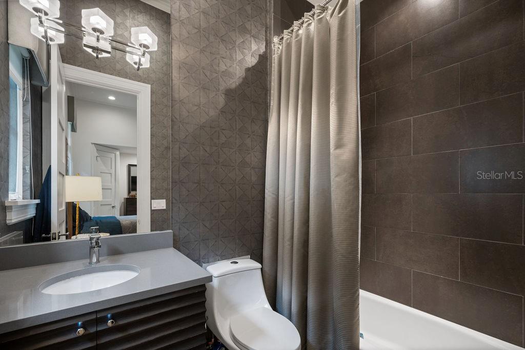 KEENES POINTE - Residential
