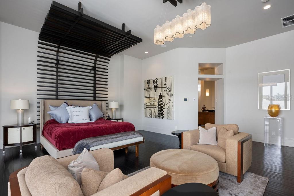 KEENES POINTE - Residential