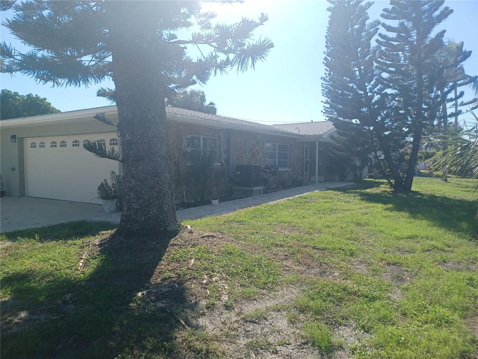 BELLEAIR BEACH YACHT CLUB ESTATES - Residential Lease