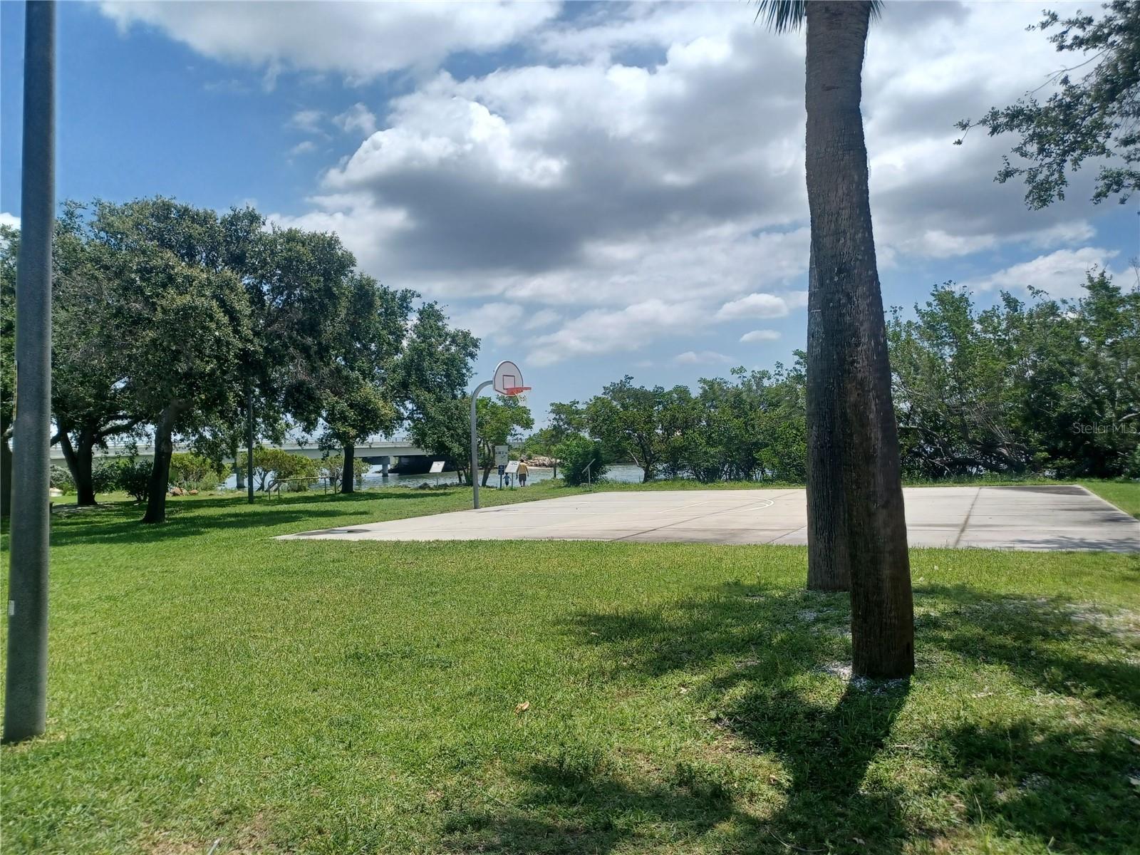 BELLEAIR BEACH YACHT CLUB ESTATES - Residential Lease