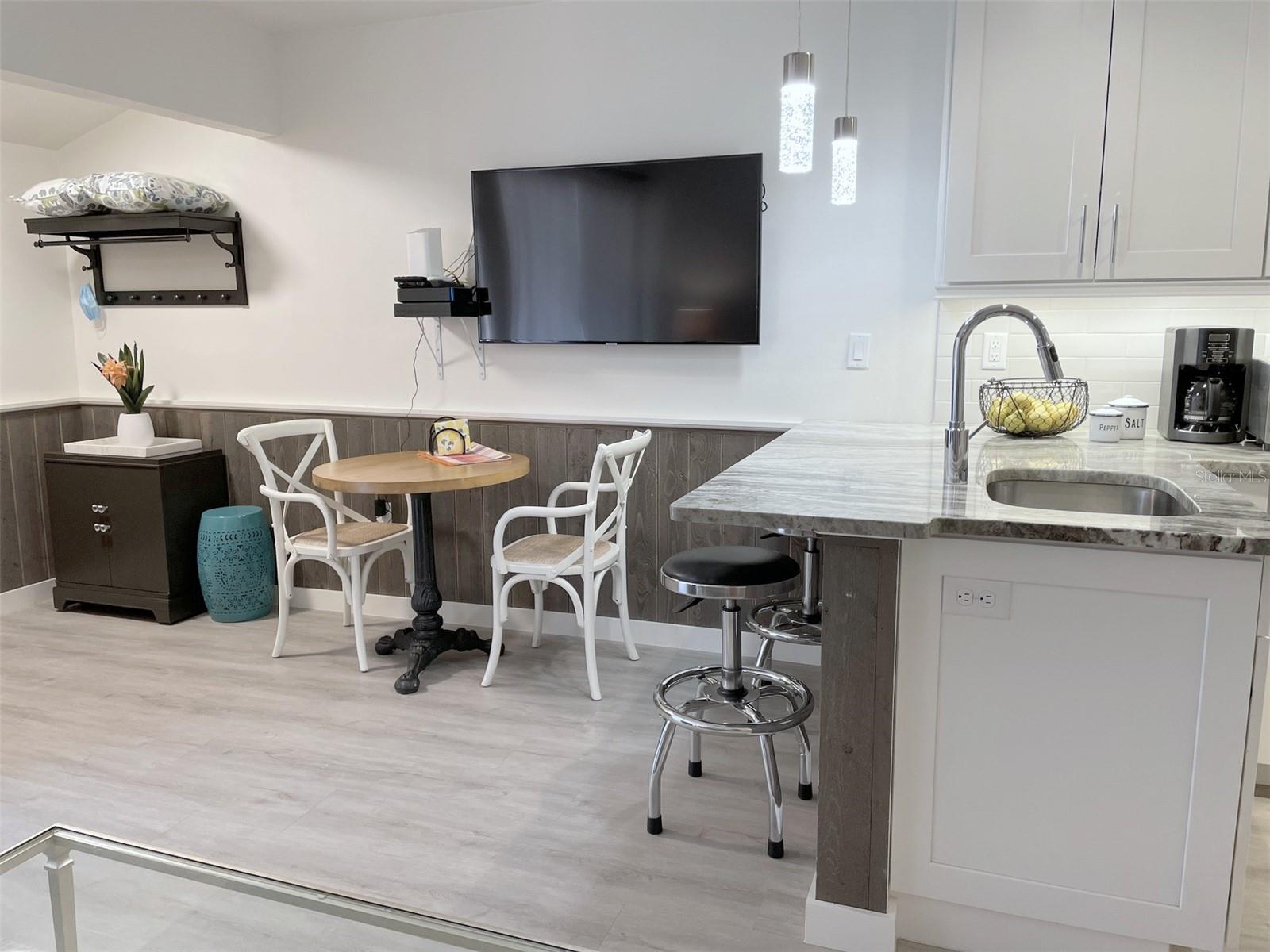 BUNKER OAKS - Residential Lease
