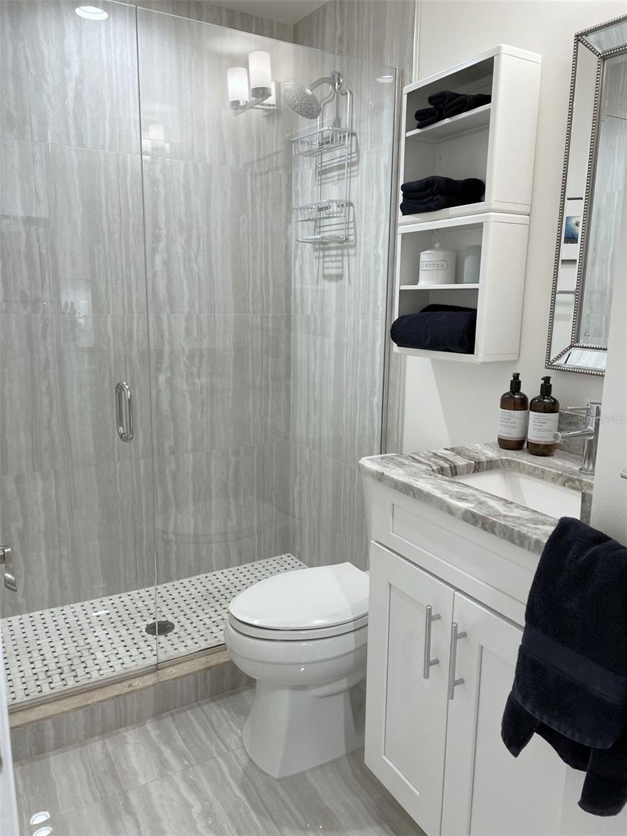 BUNKER OAKS - Residential Lease