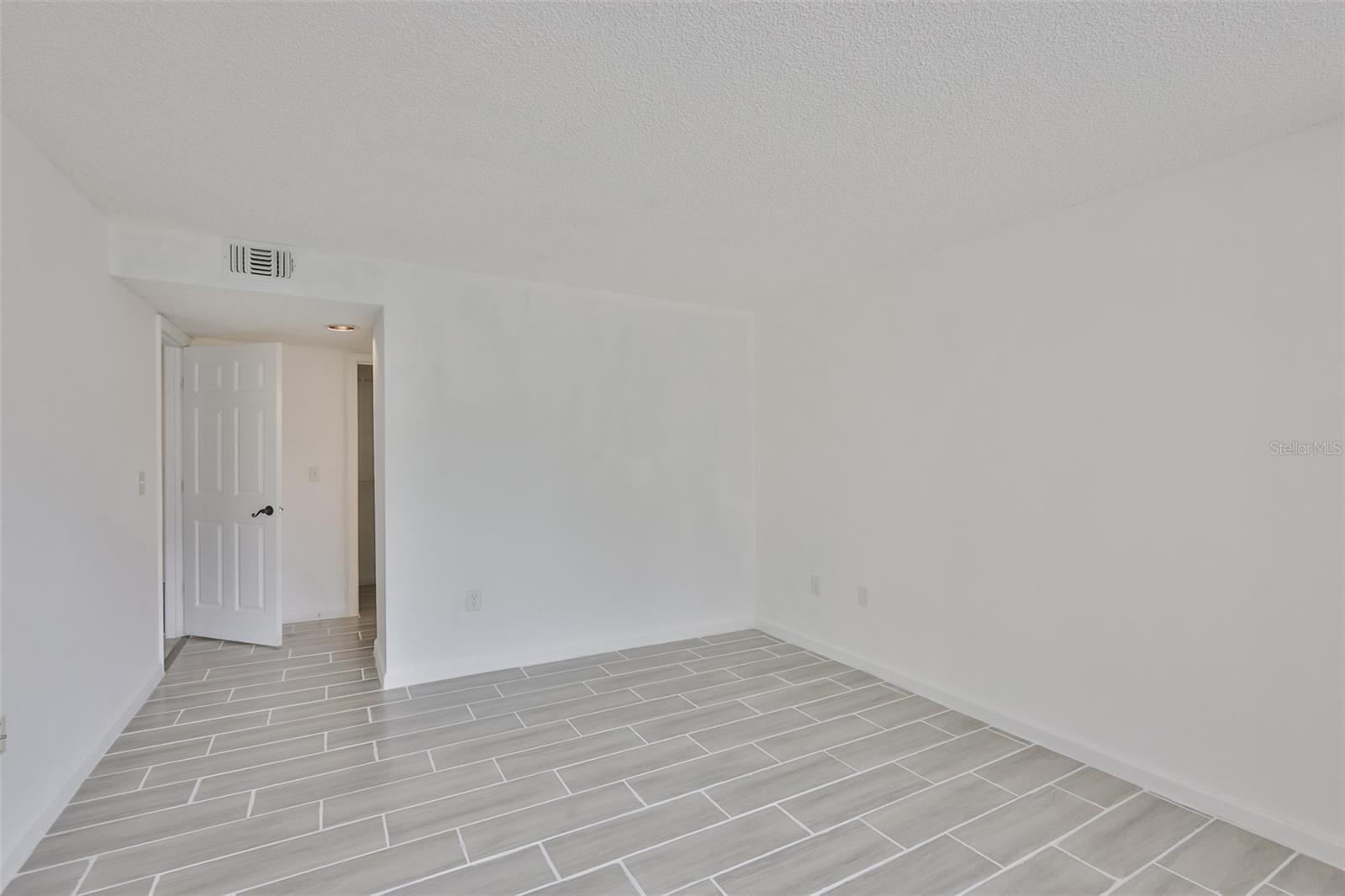 FOUNTAINS AT COUNTRYSIDE CONDO - Residential Lease