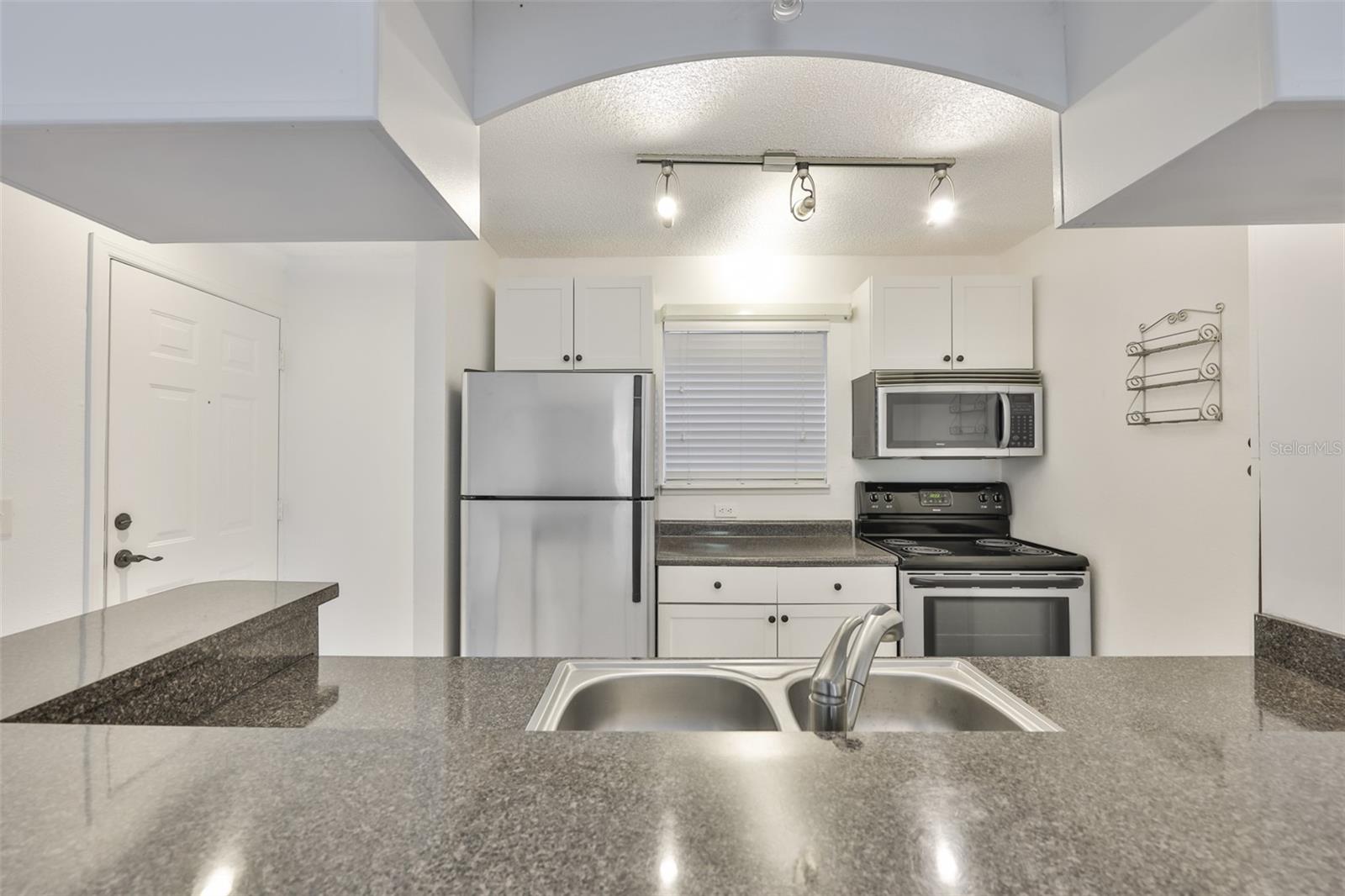 FOUNTAINS AT COUNTRYSIDE CONDO - Residential Lease