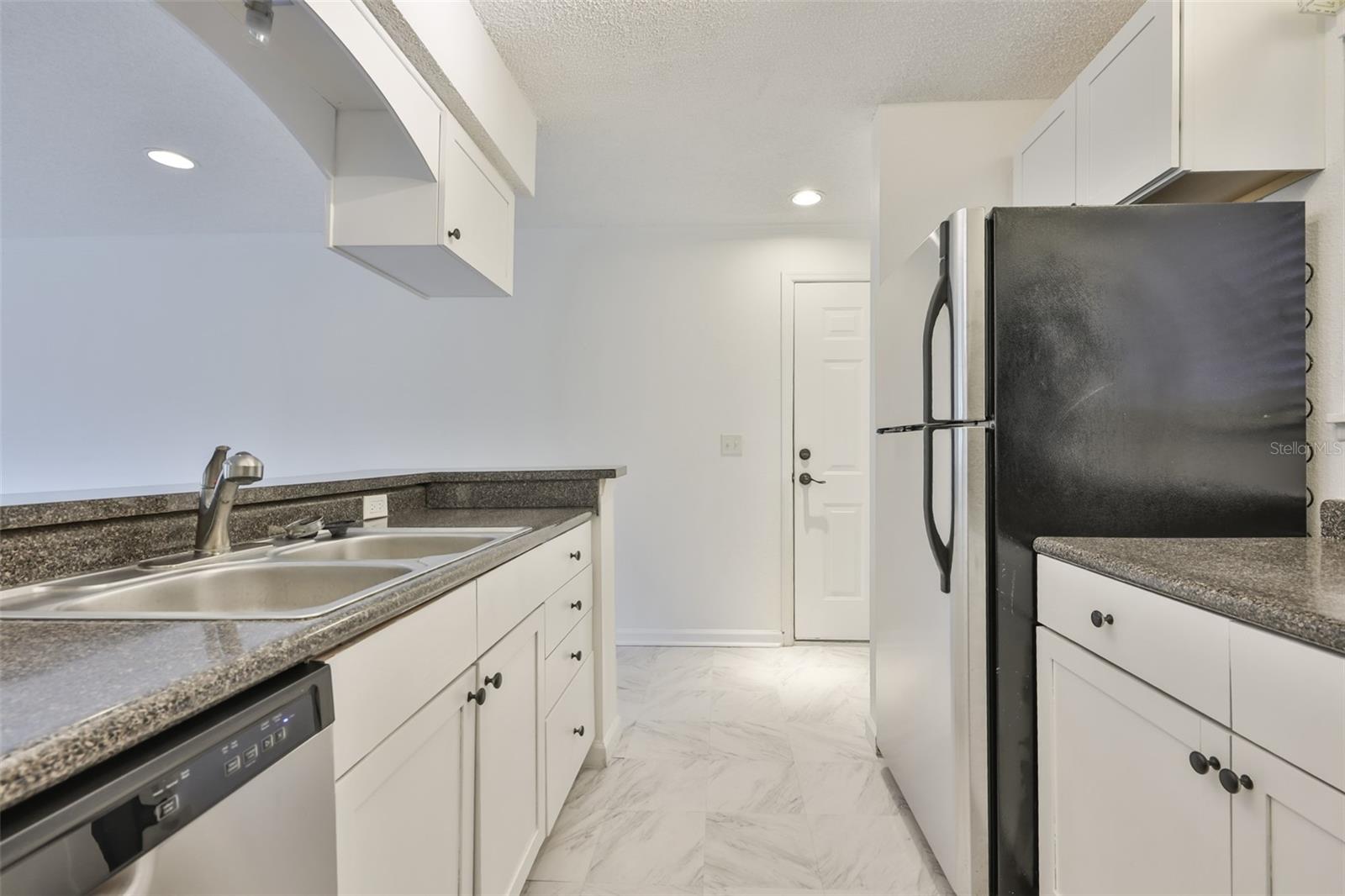 FOUNTAINS AT COUNTRYSIDE CONDO - Residential Lease