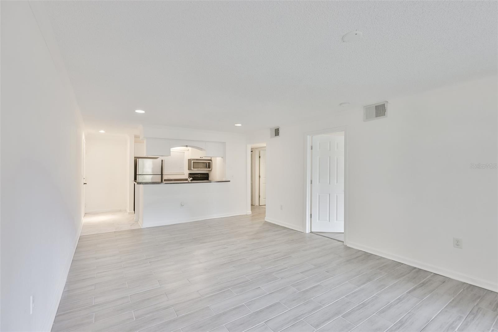 FOUNTAINS AT COUNTRYSIDE CONDO - Residential Lease