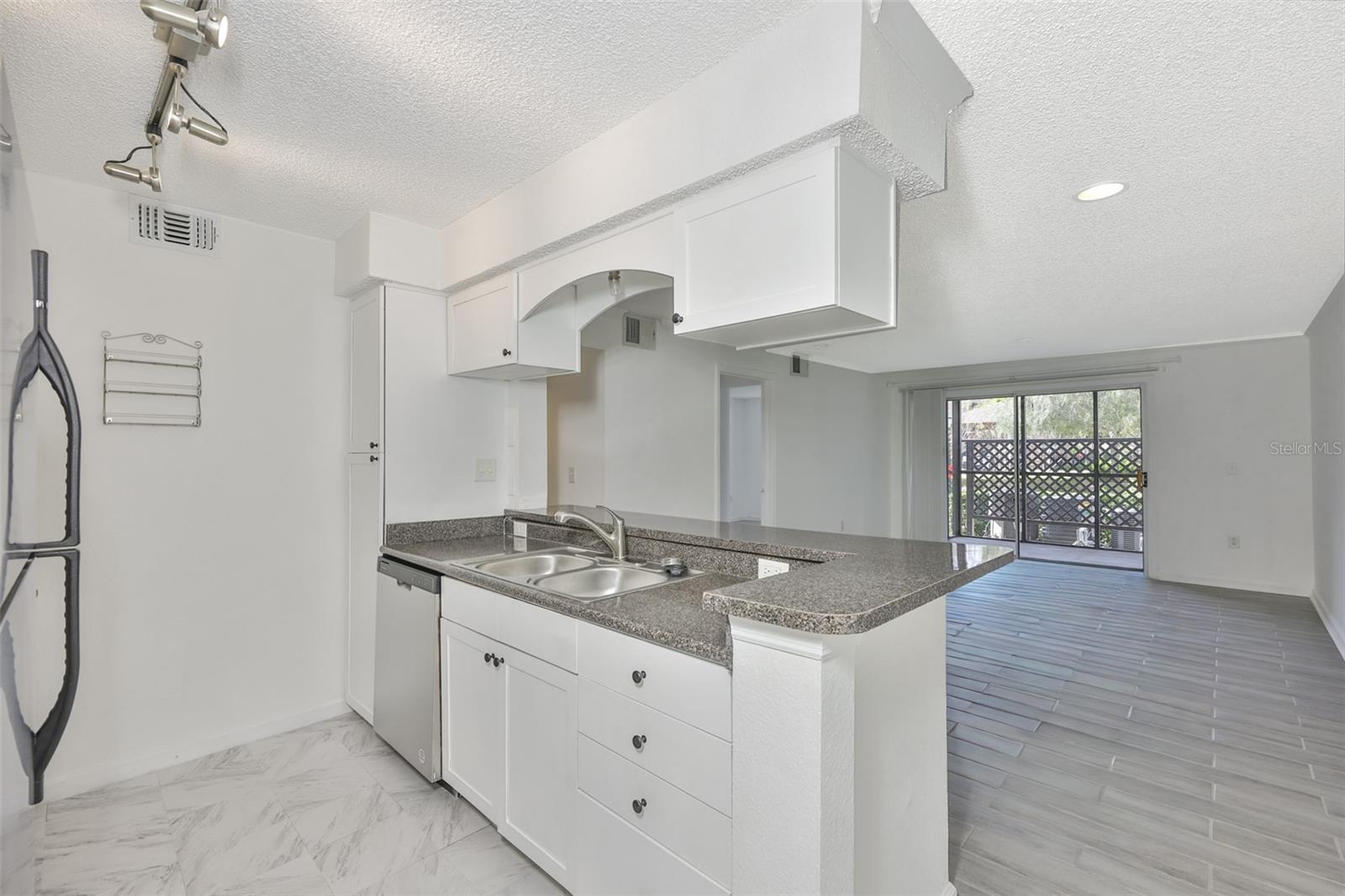 FOUNTAINS AT COUNTRYSIDE CONDO - Residential Lease