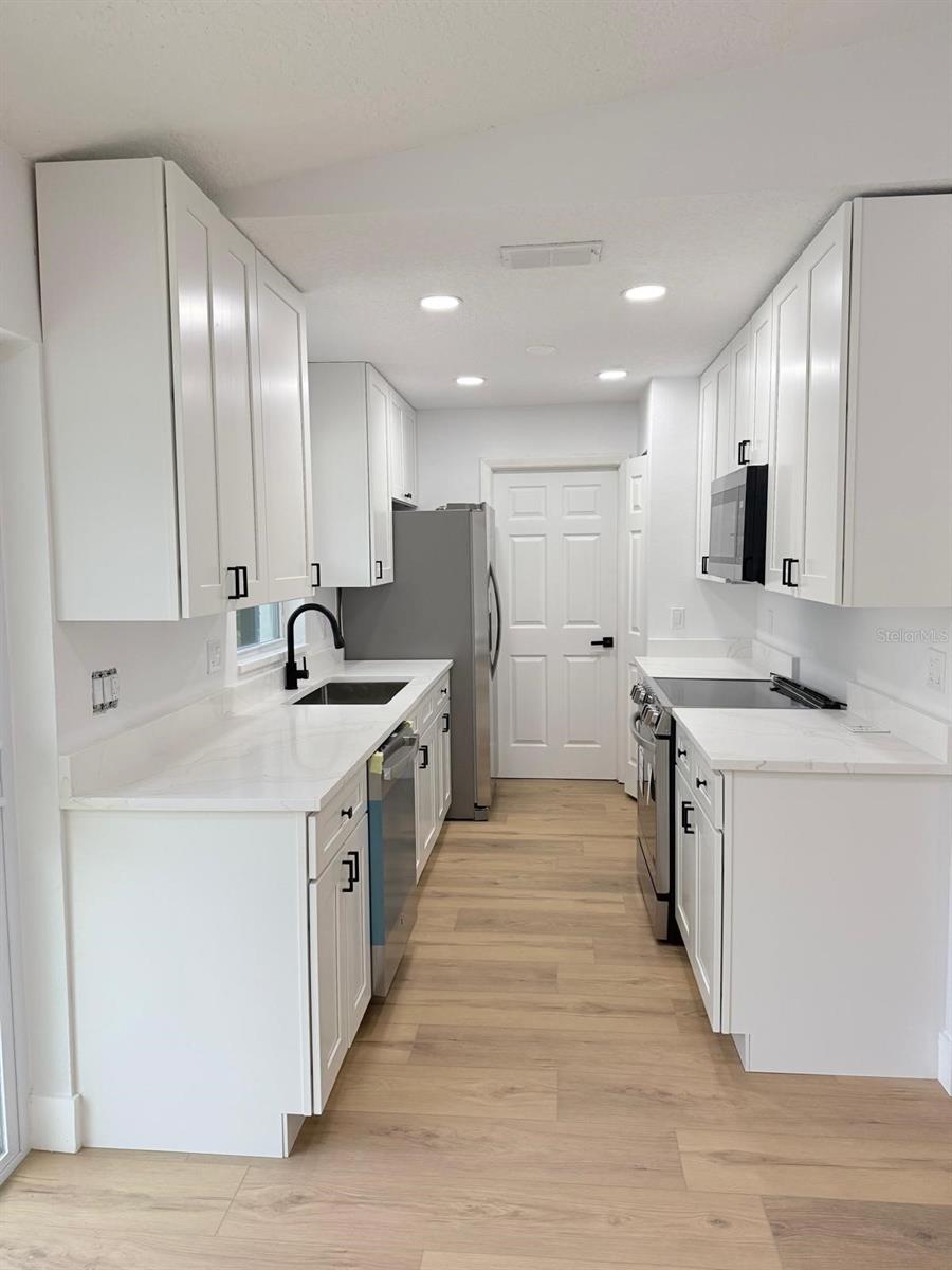 ROLLING LANE - Residential Lease