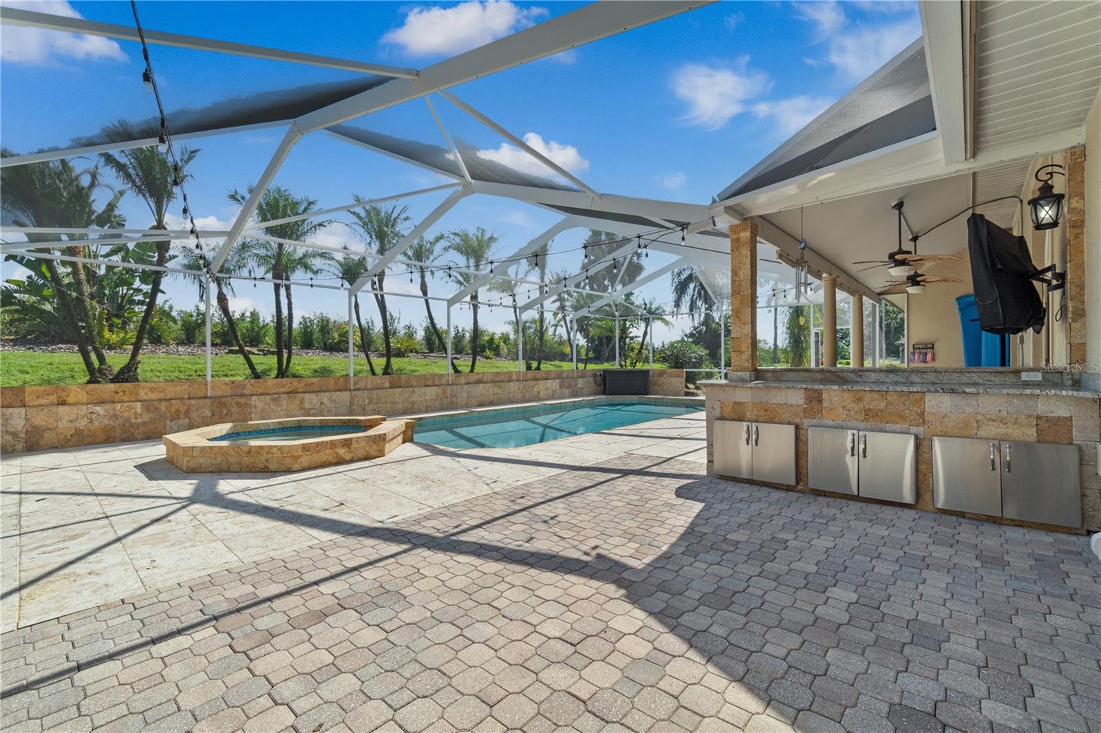 HERON CAY - Residential