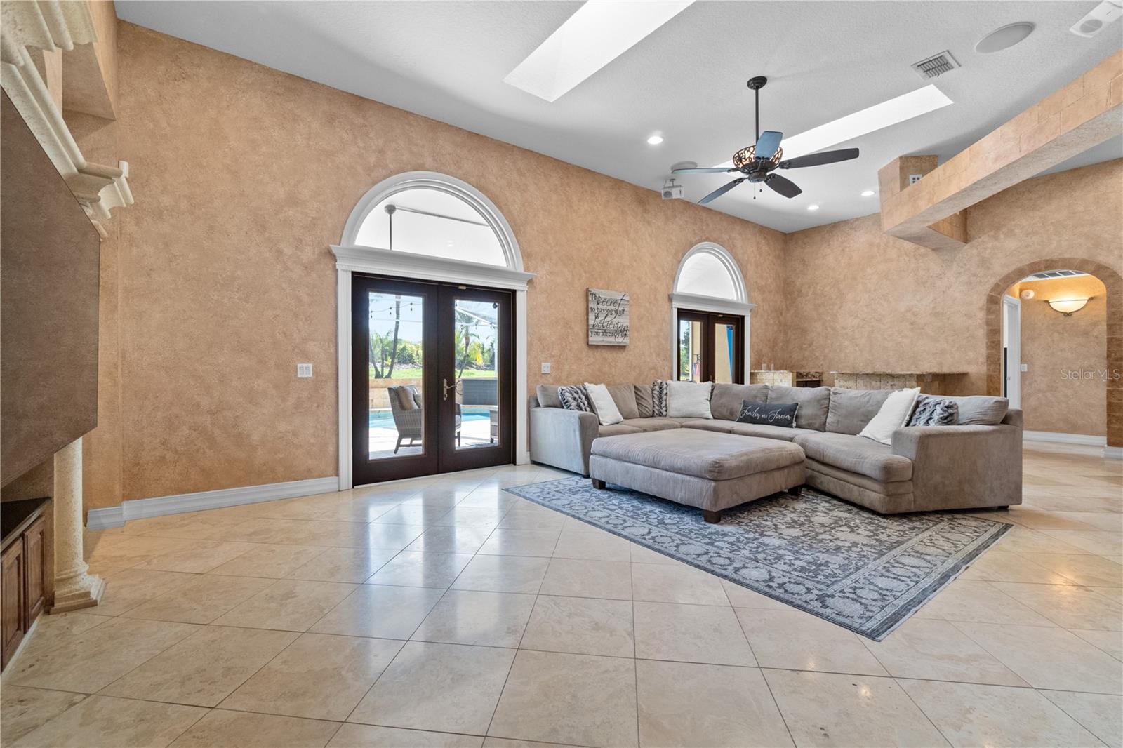 HERON CAY - Residential