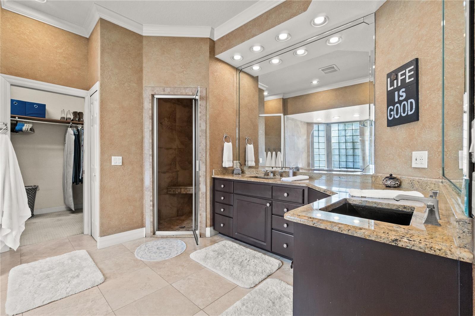 HERON CAY - Residential