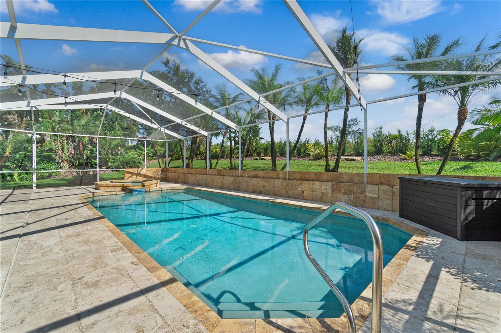 HERON CAY - Residential