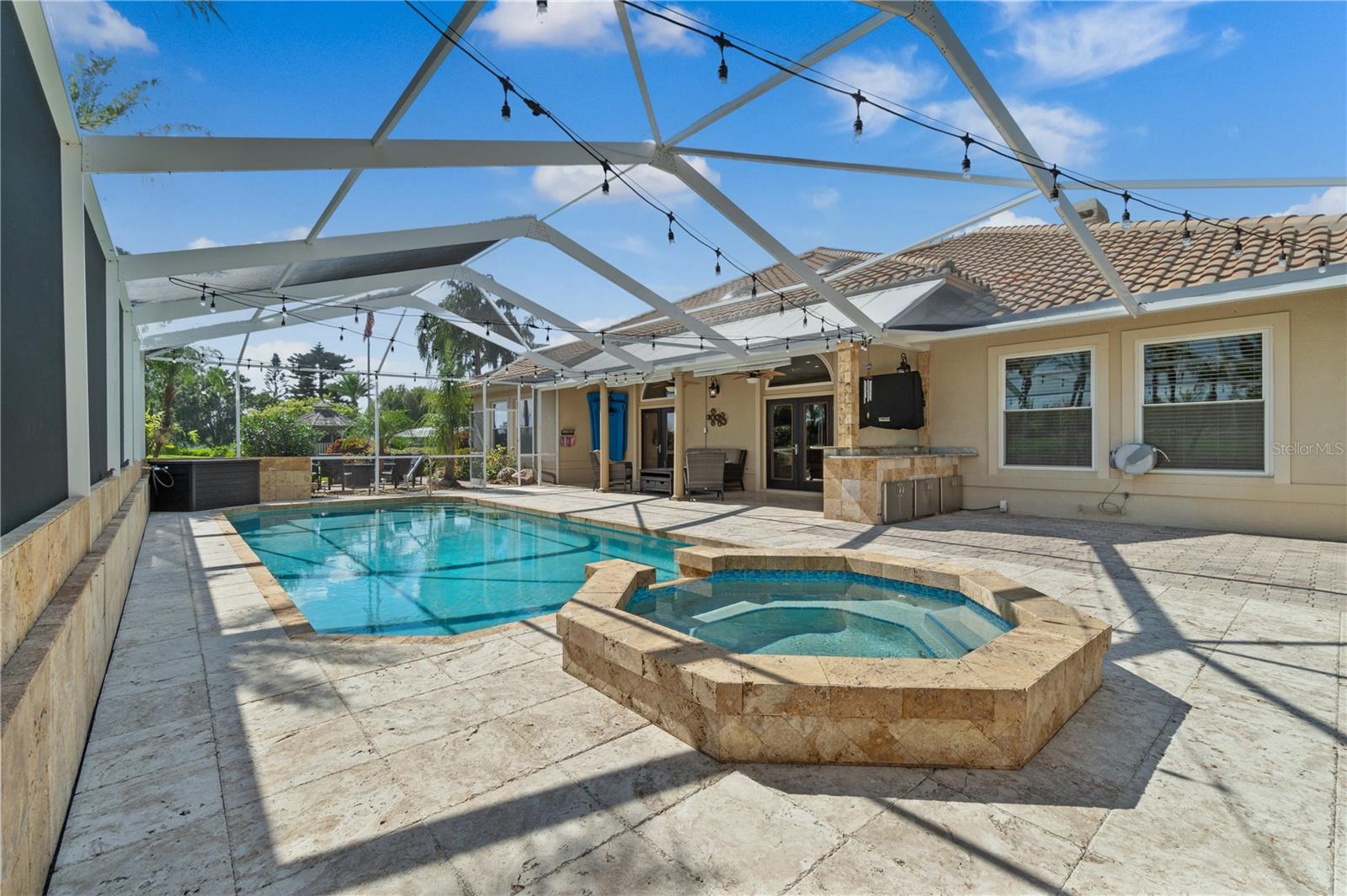 HERON CAY - Residential