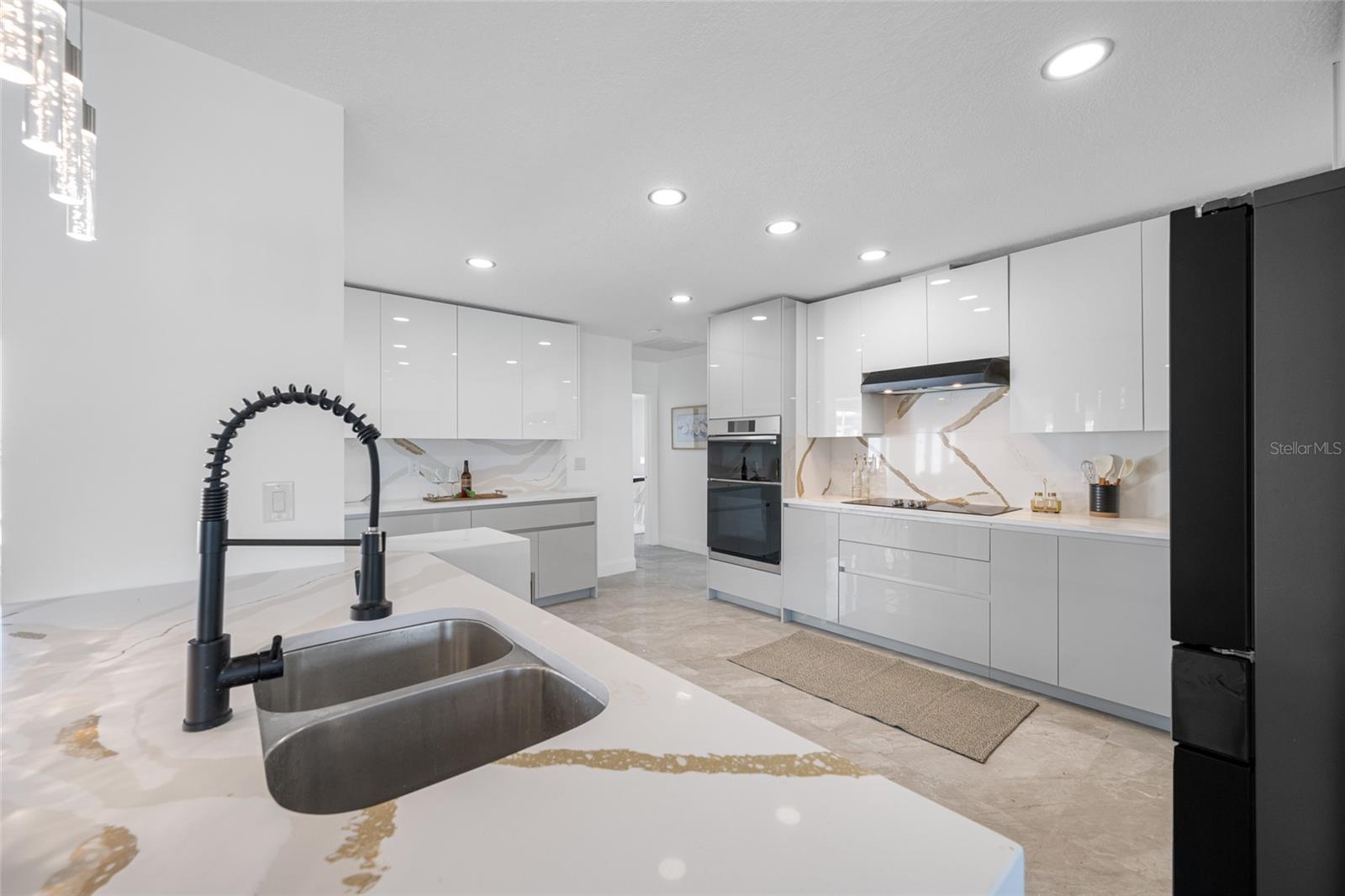 SOUTH CSWY ISLE YACHT CLUB ADD - Residential