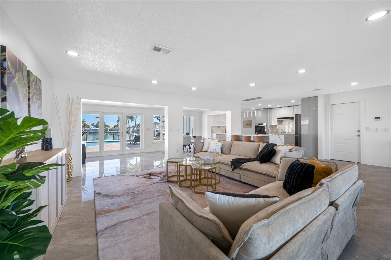 SOUTH CSWY ISLE YACHT CLUB ADD - Residential