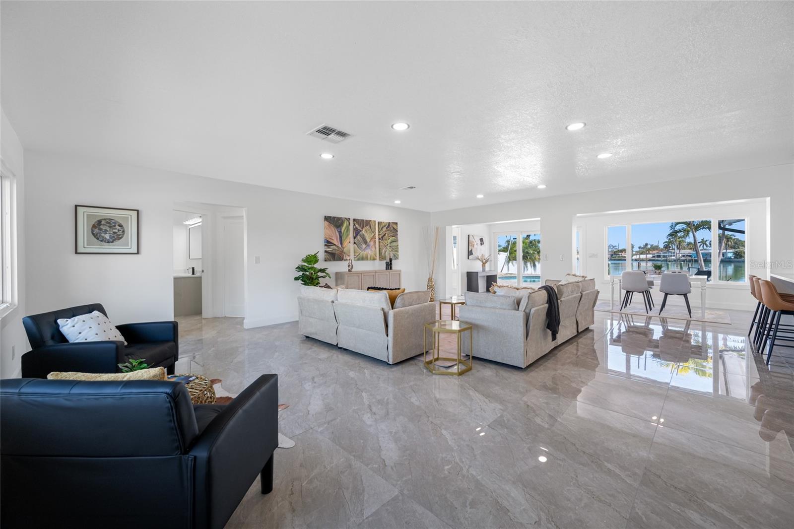 SOUTH CSWY ISLE YACHT CLUB ADD - Residential