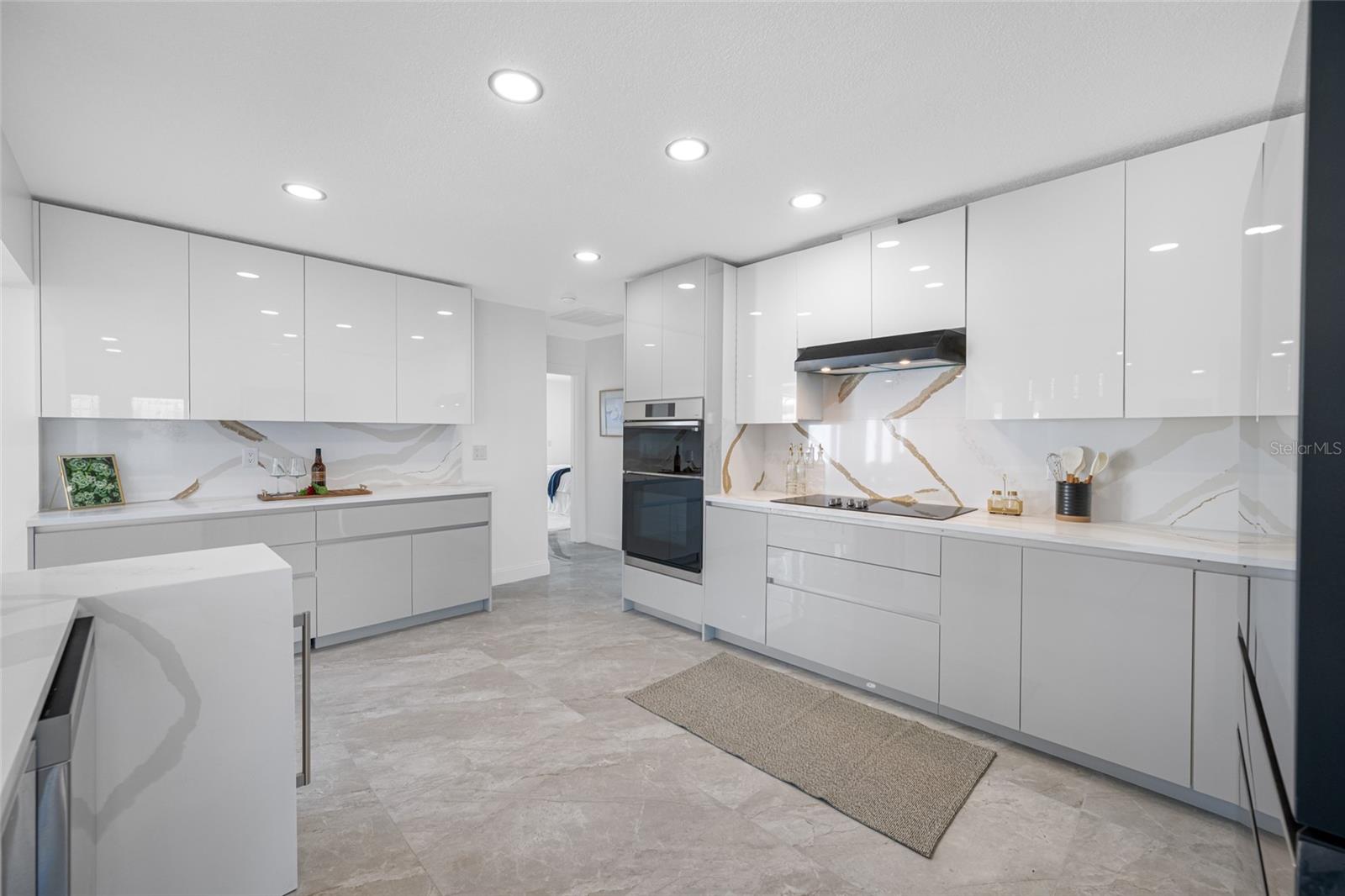 SOUTH CSWY ISLE YACHT CLUB ADD - Residential