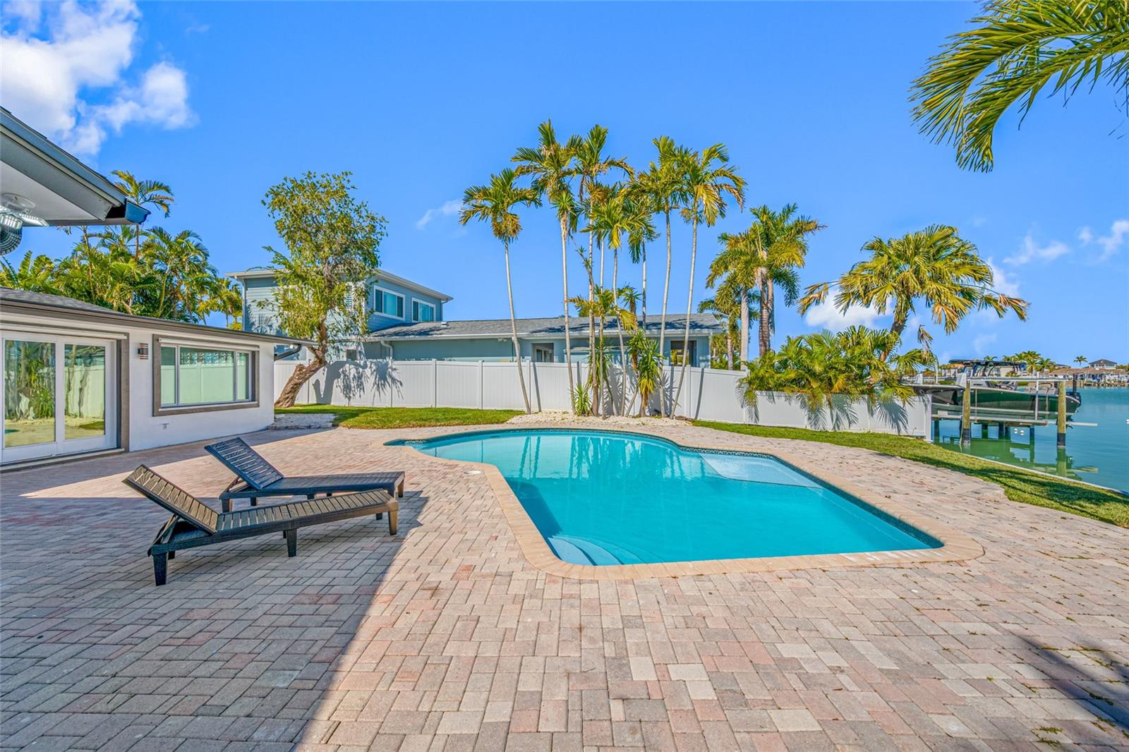 SOUTH CSWY ISLE YACHT CLUB ADD - Residential