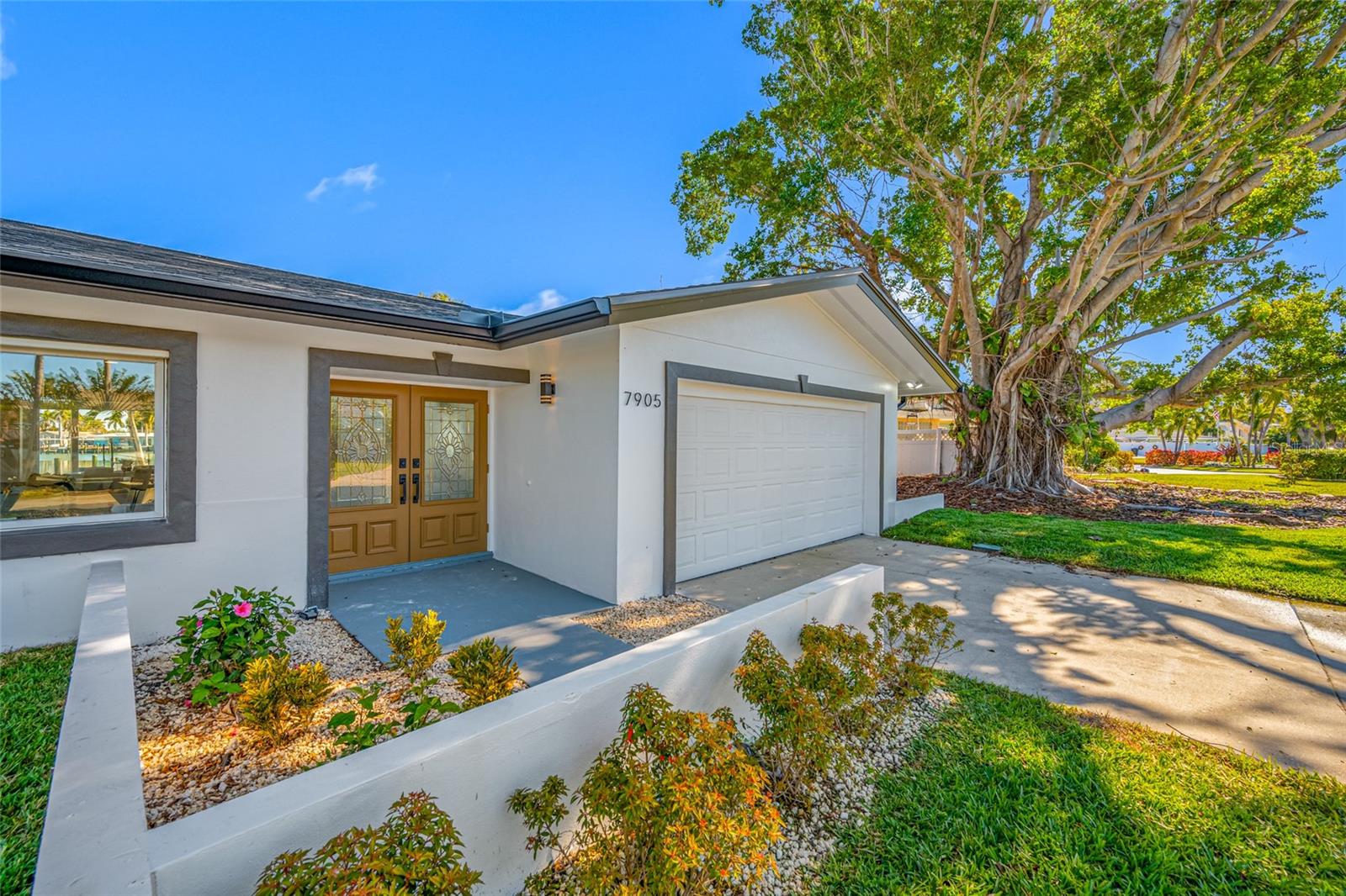 SOUTH CSWY ISLE YACHT CLUB ADD - Residential