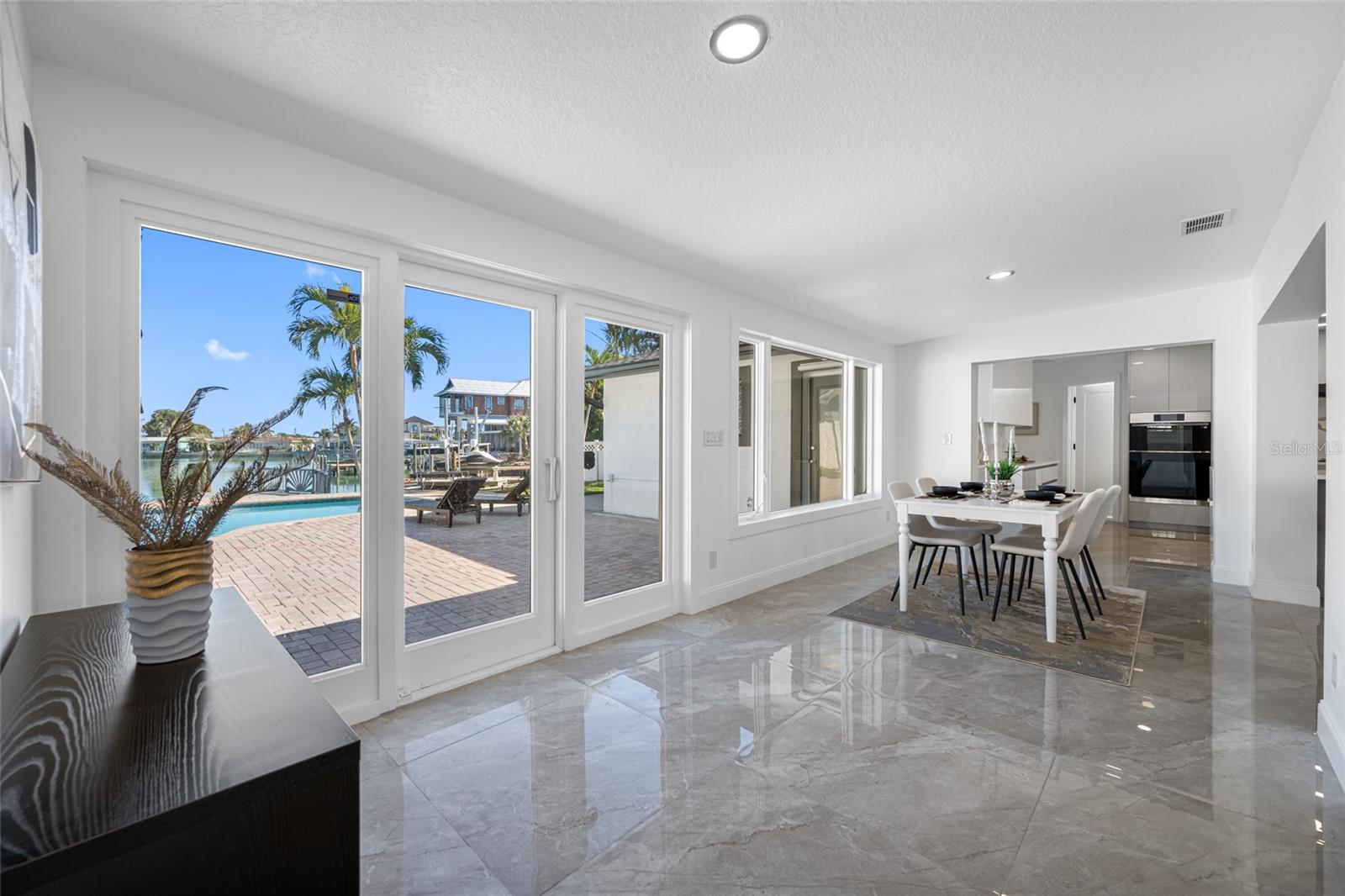 SOUTH CSWY ISLE YACHT CLUB ADD - Residential