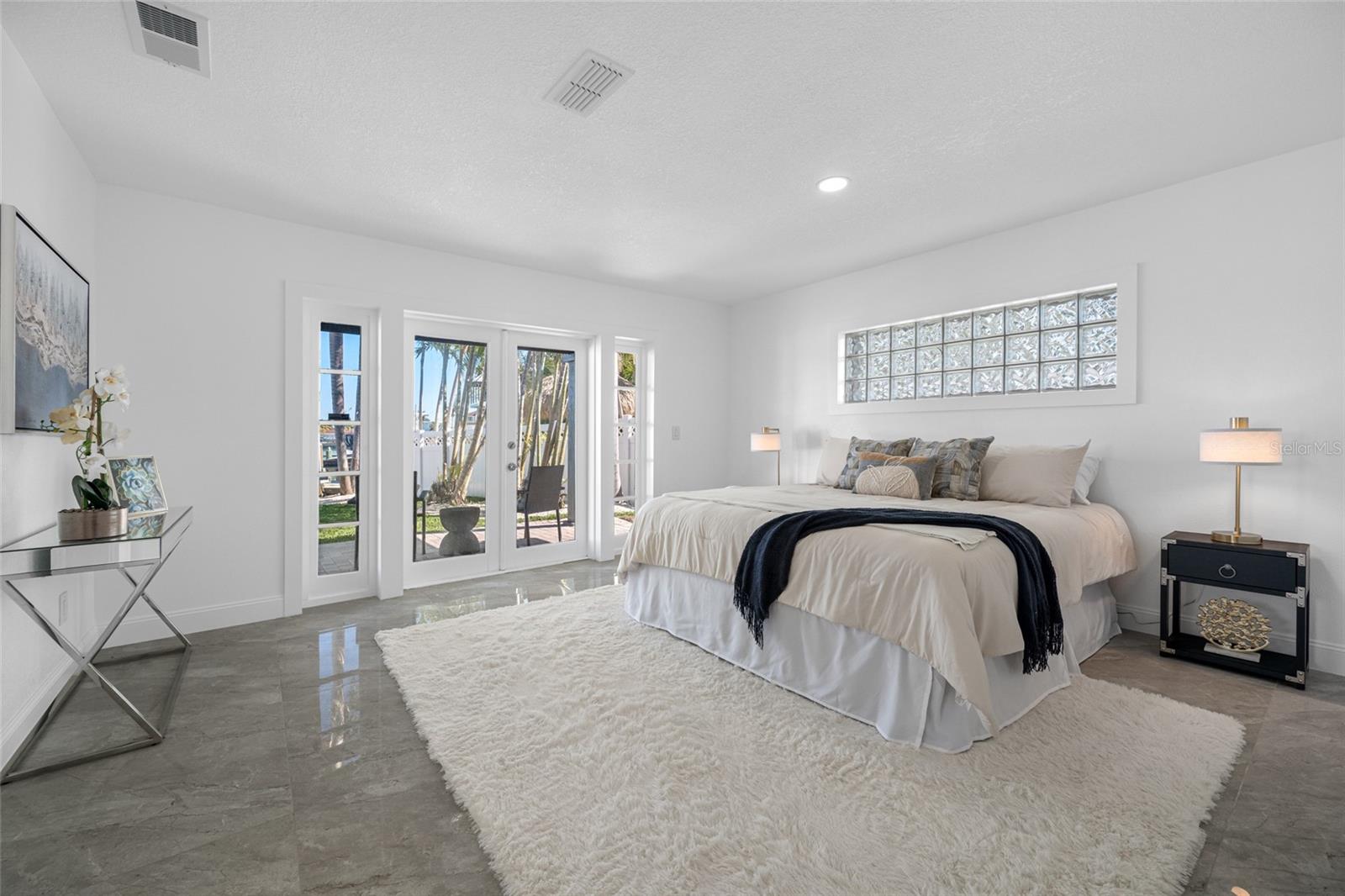 SOUTH CSWY ISLE YACHT CLUB ADD - Residential