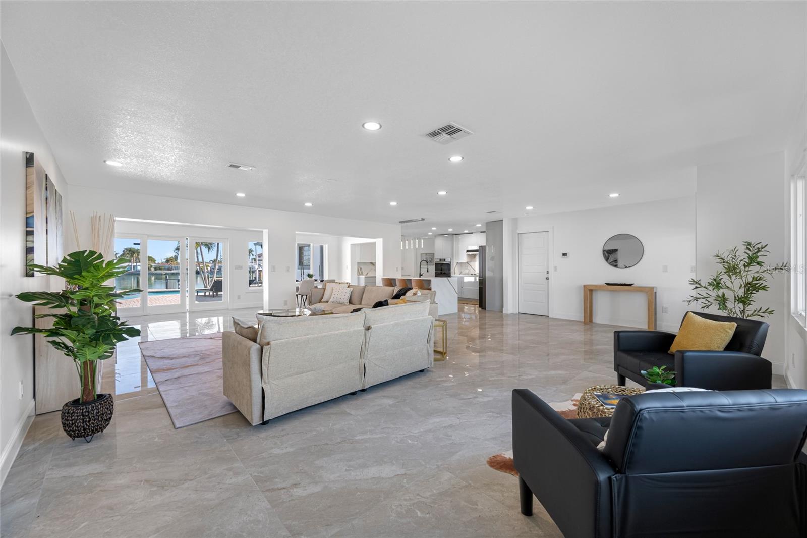 SOUTH CSWY ISLE YACHT CLUB ADD - Residential