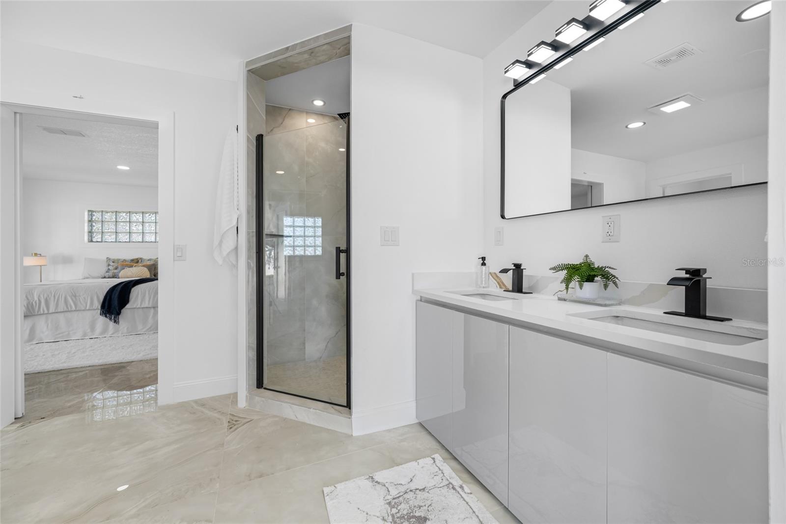 SOUTH CSWY ISLE YACHT CLUB ADD - Residential