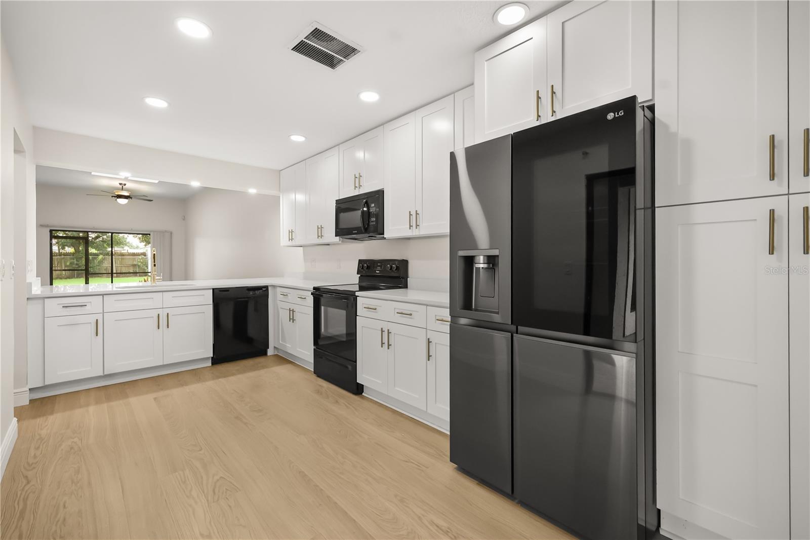 7528 CHAPELHILL DRIVE
