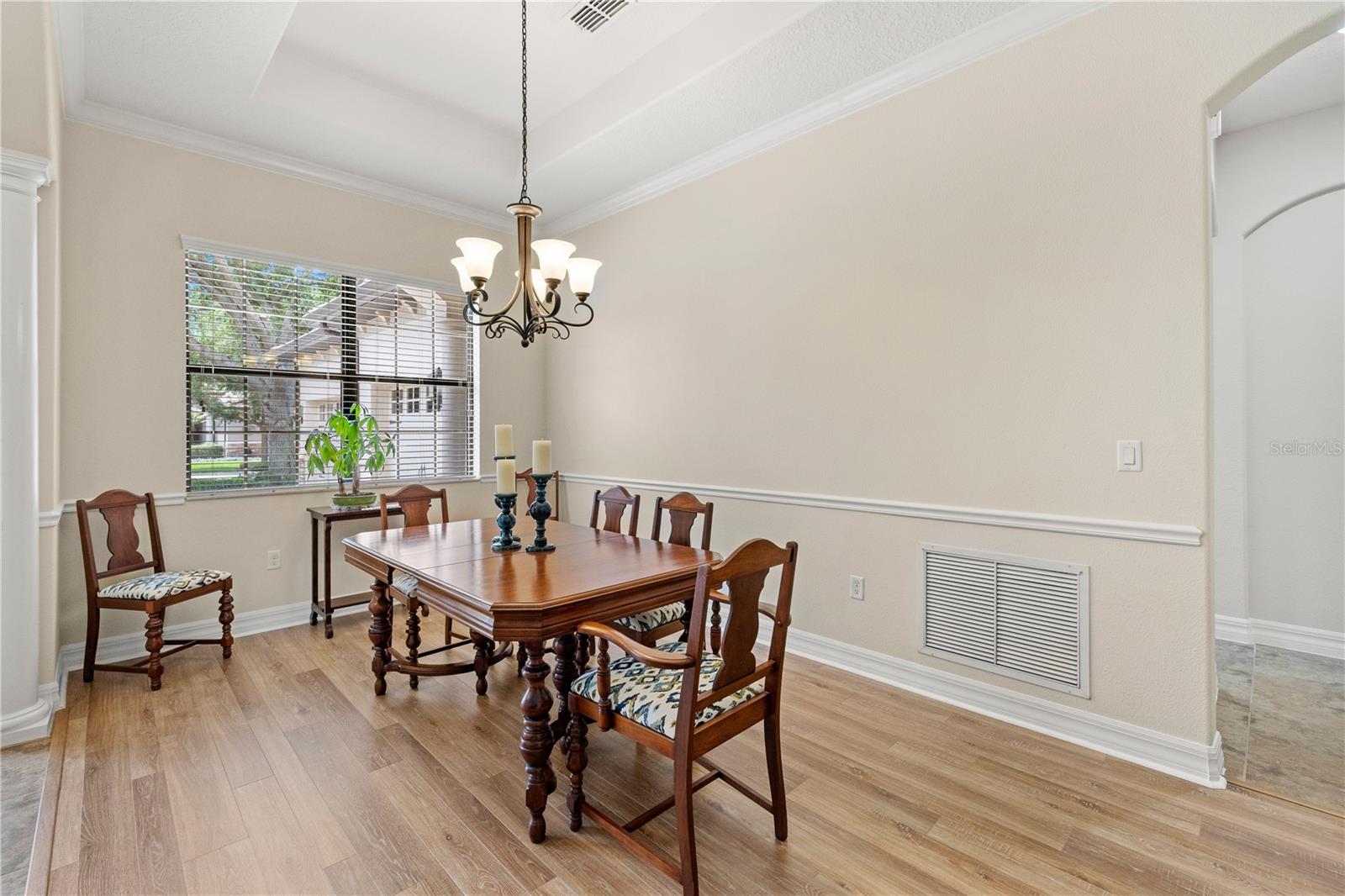 HEATHROW COUNTRY ESTATE - Residential