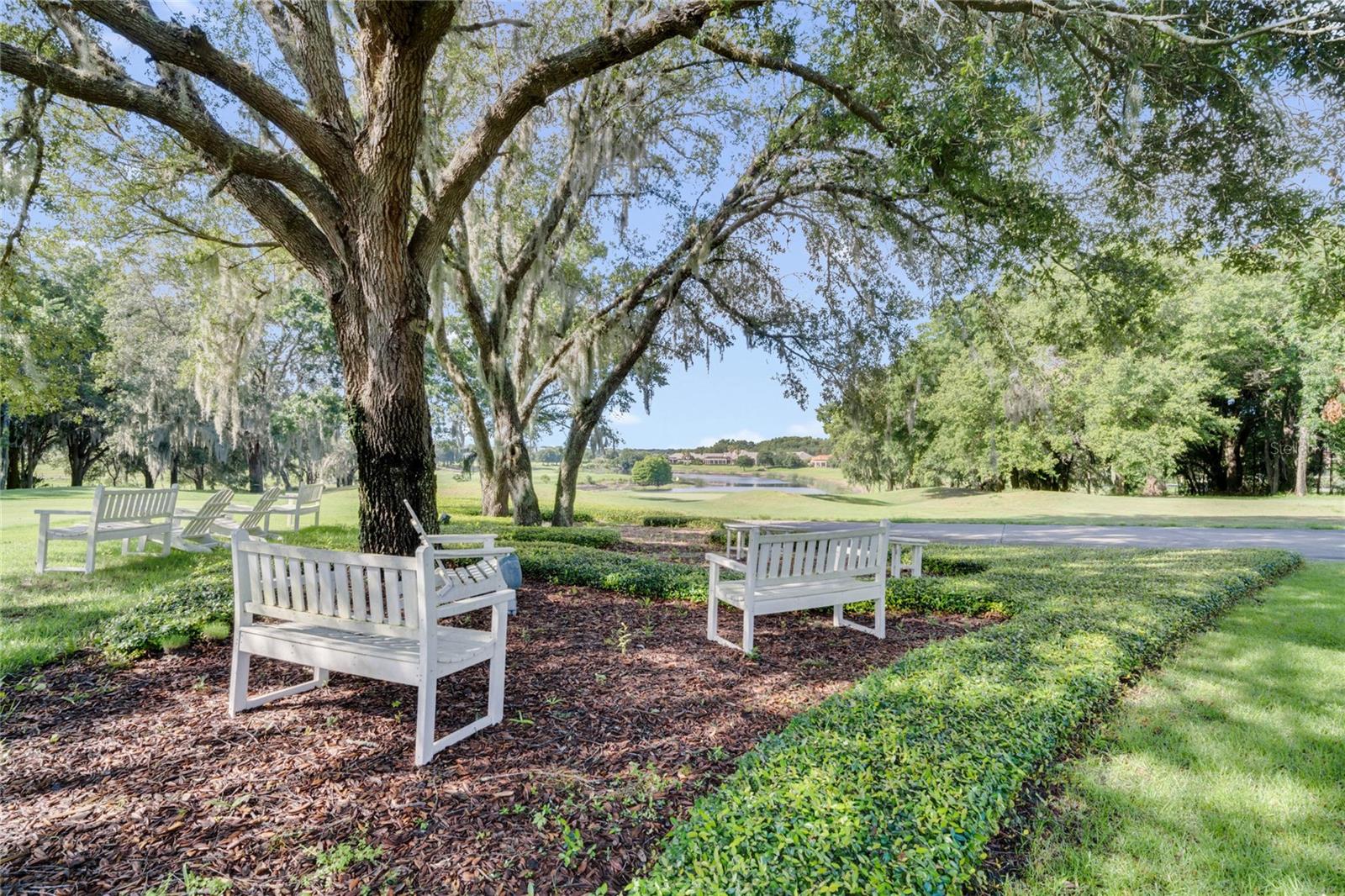 HEATHROW COUNTRY ESTATE - Residential