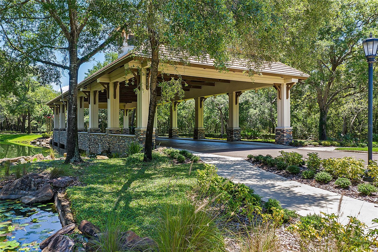 HEATHROW COUNTRY ESTATE - Residential